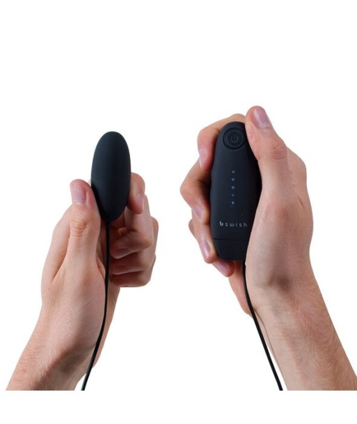 B SWISH - BNAUGHTY CLASSIC VIBRATING BULLET NEGRO
